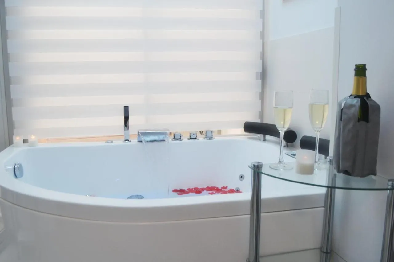 Blue Horizon Luxury Apartment Nerja 0*,